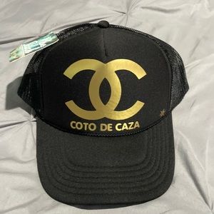 Black trucker hat trendy